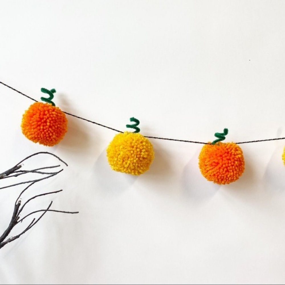Handmade Pumpkin Pom Pom Garland Halloween Party Decoration Cute Home Decor